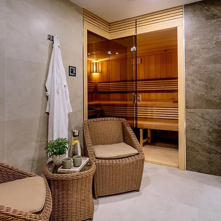 Отель Julius A Emma - Luxury Boutique Retreat 5*