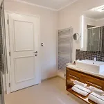 Julius A Emma - Luxury Boutique Retreat