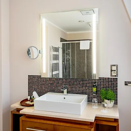 Julius A Emma - Luxury Boutique Retreat 5* Κάρλοβι Βάρι