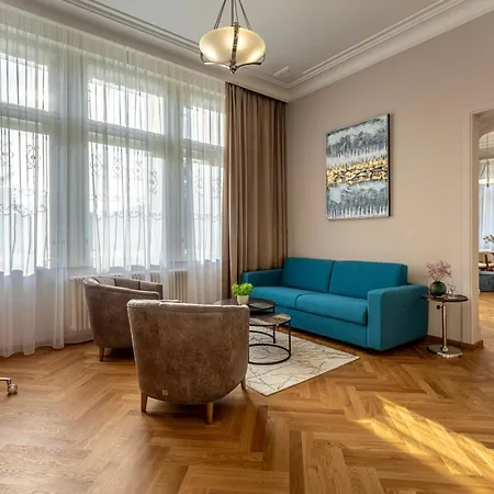 Julius A Emma - Luxury Boutique Retreat Κάρλοβι Βάρι