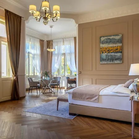 Julius A Emma - Luxury Boutique Retreat كارلوفي فاري