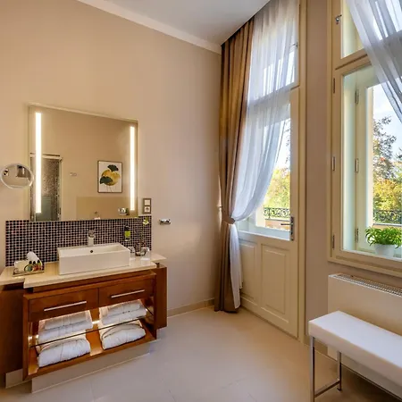 Julius A Emma - Luxury Boutique Retreat Κάρλοβι Βάρι