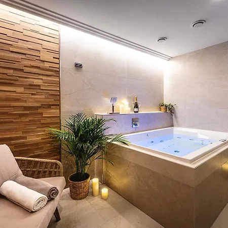 Ξενοδοχείο Julius A Emma - Luxury Boutique Retreat Κάρλοβι Βάρι