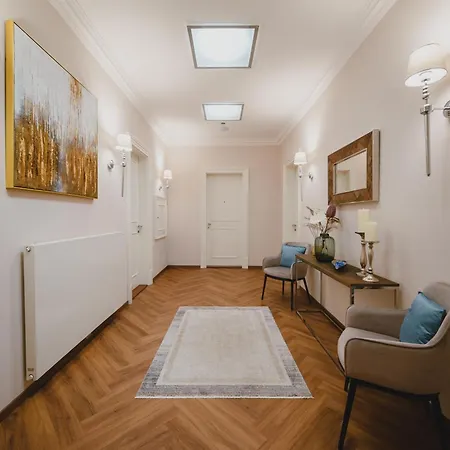 Julius A Emma - Luxury Boutique Retreat Ξενοδοχείο Κάρλοβι Βάρι