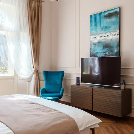 Ξενοδοχείο Julius A Emma - Luxury Boutique Retreat Κάρλοβι Βάρι