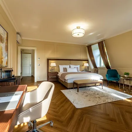 Julius A Emma - Luxury Boutique Retreat