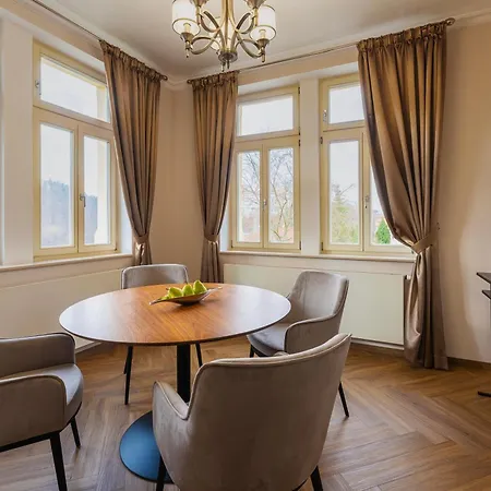 Julius A Emma - Luxury Boutique Retreat Ξενοδοχείο Κάρλοβι Βάρι